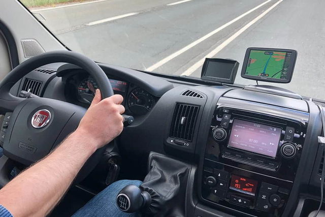 Navigation pour camping-cars et caravanes : toujours rester sur la bonne voie
