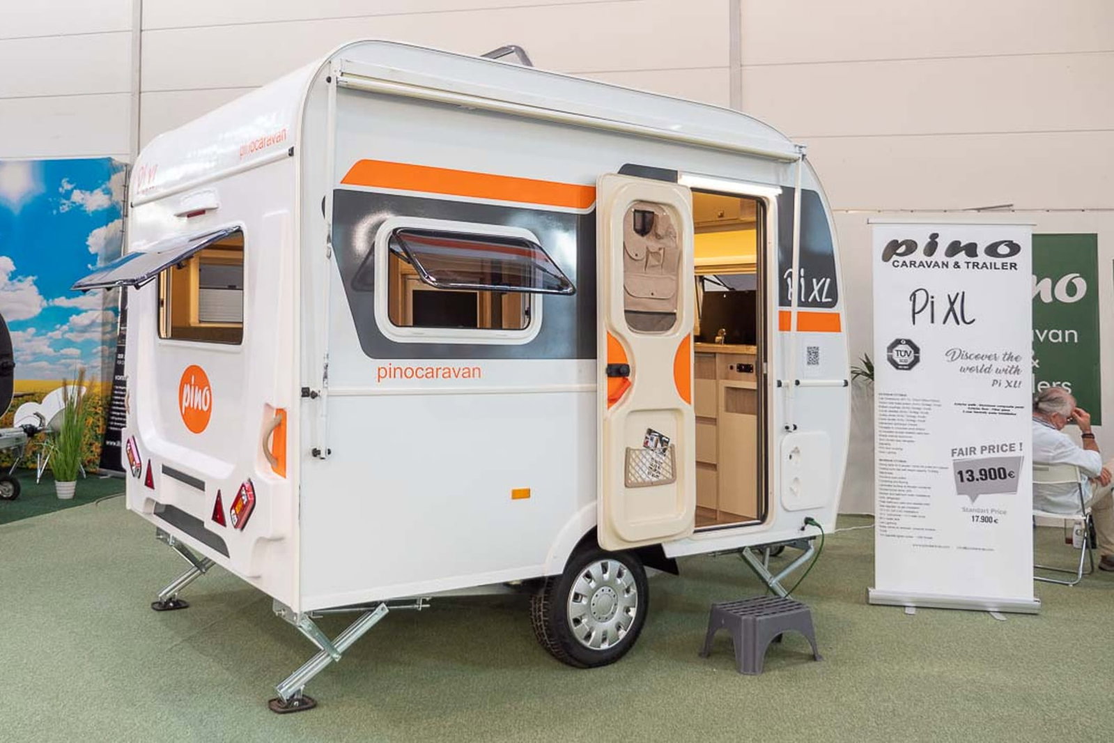 Petit, mais génial ! PinoCaravan Pi XL (2023) : Une mini-caravane qui enchante avec son luxe compact et son équipement complet - avec des photos !