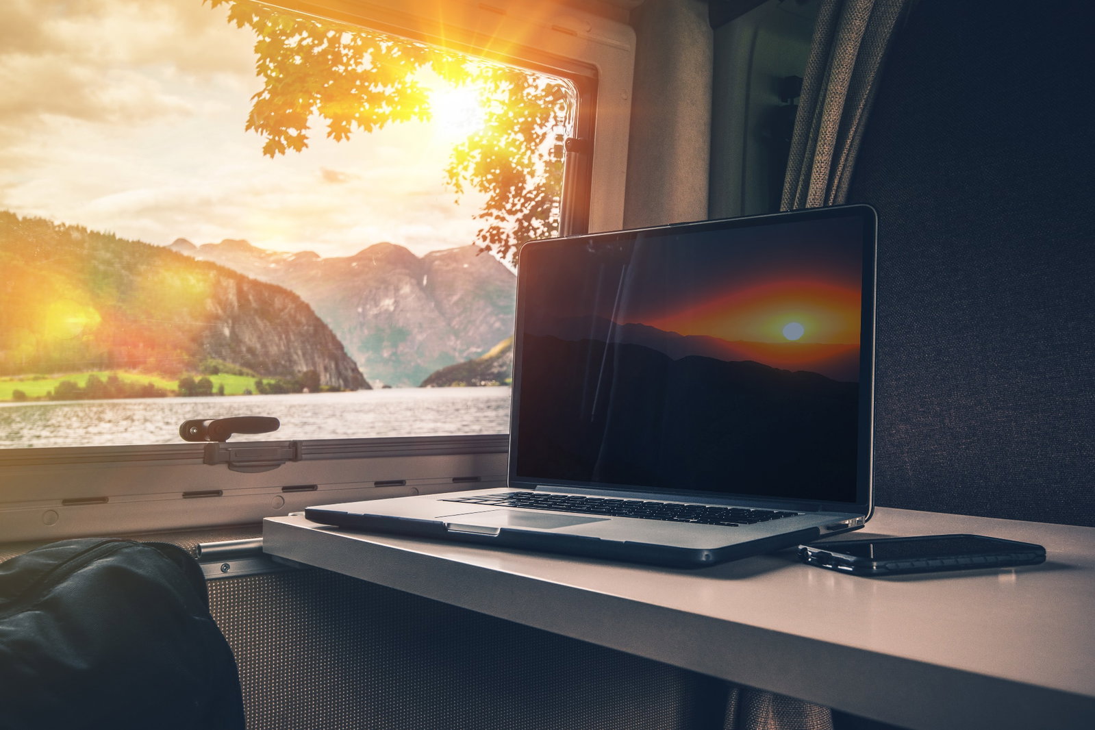 Liberté et connectivité en camping : les meilleurs routeurs Wi-Fi mobiles pour la route