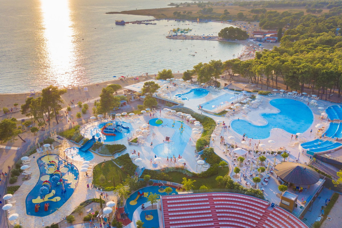 Campings Dalmatie Zaton Holiday Resort - Le Zaton Holiday Resort dans la région de Dalmatie - un paradis (pas seulement) pour les amateurs d'eau. © PiNCAMP