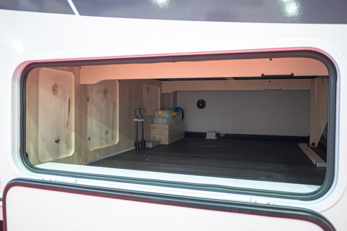 Sterckeman Easy 390 CP Caravan Salon 2023 Trappe de service