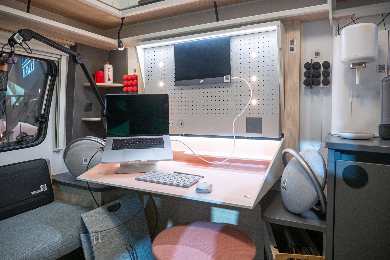 Un bureau à domicile complet dans une caravane : Fendt présente au Caravan Salon 2023 une étude avec un équipement complet pour le travail mobile