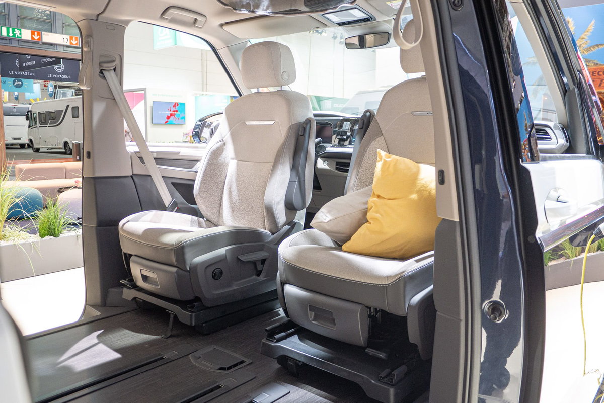 VW Multivan California Concept Caravan Salon 2023 Fahrerkabine
