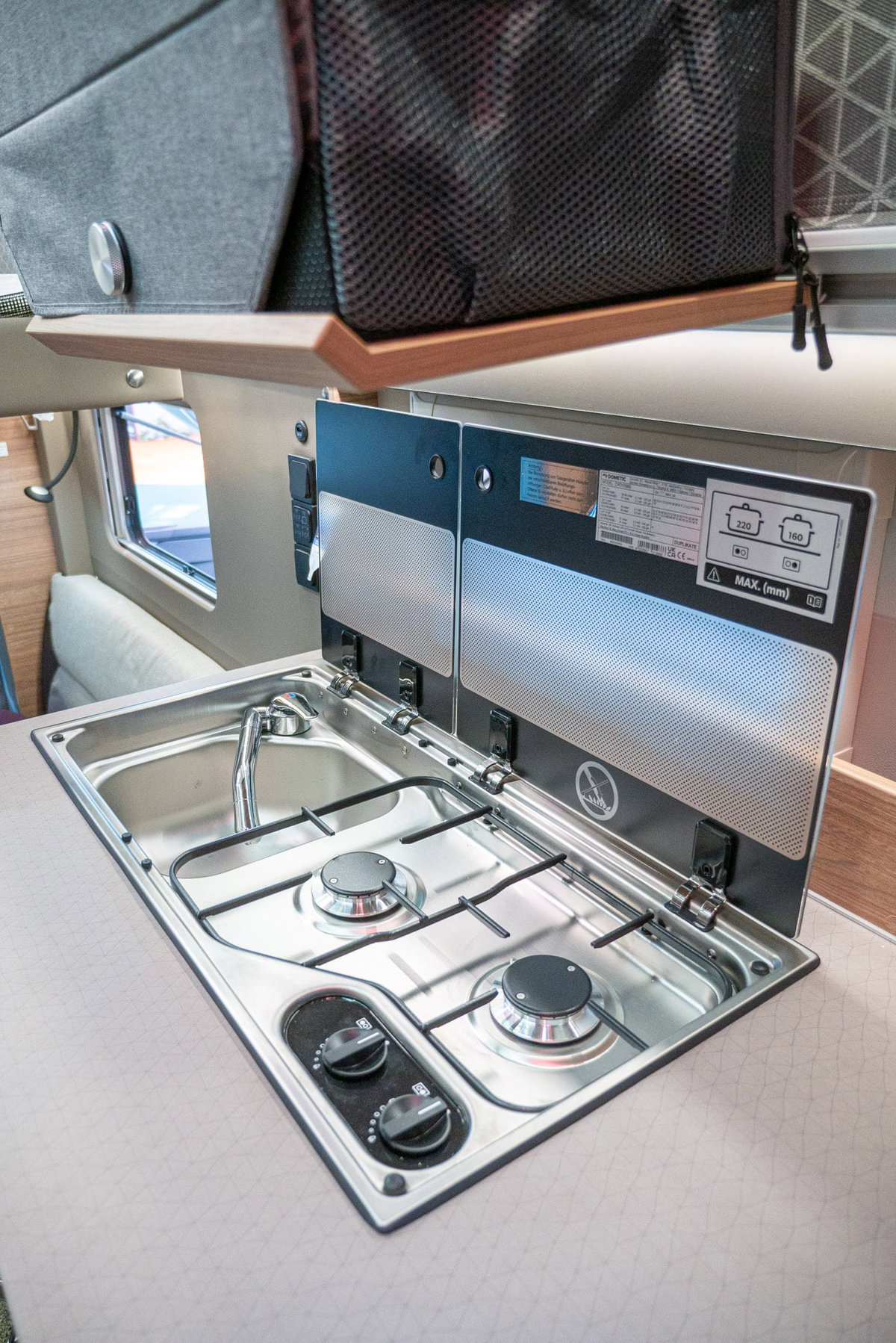 Weinsberg X-Cursion CUV 500 LT Herd Spüle Caravan Salon 2023