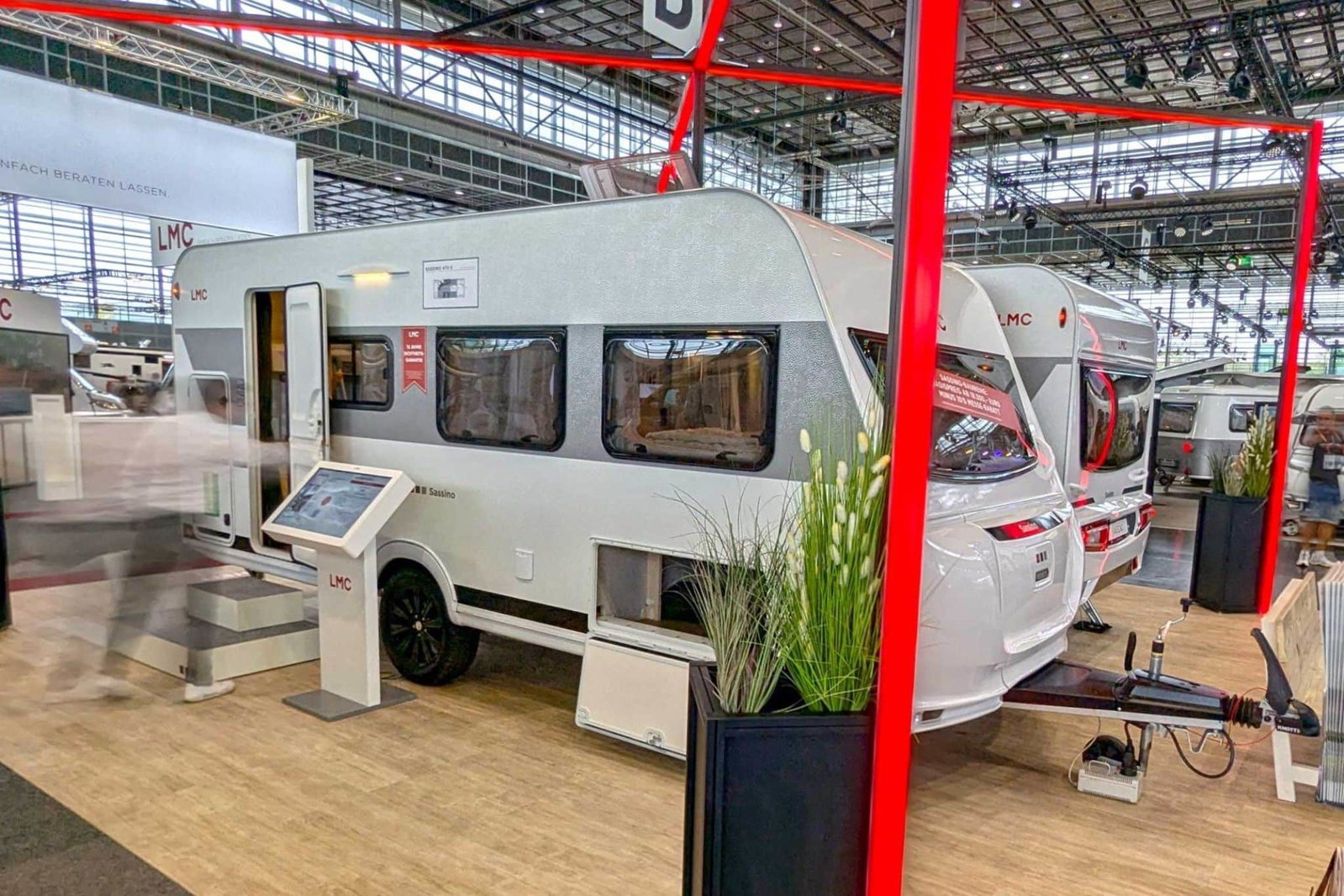 Nouveautés Caravan Salon 2024 : LMC Sassino 470 K - une caravane spacieuse pour les familles nombreuses
