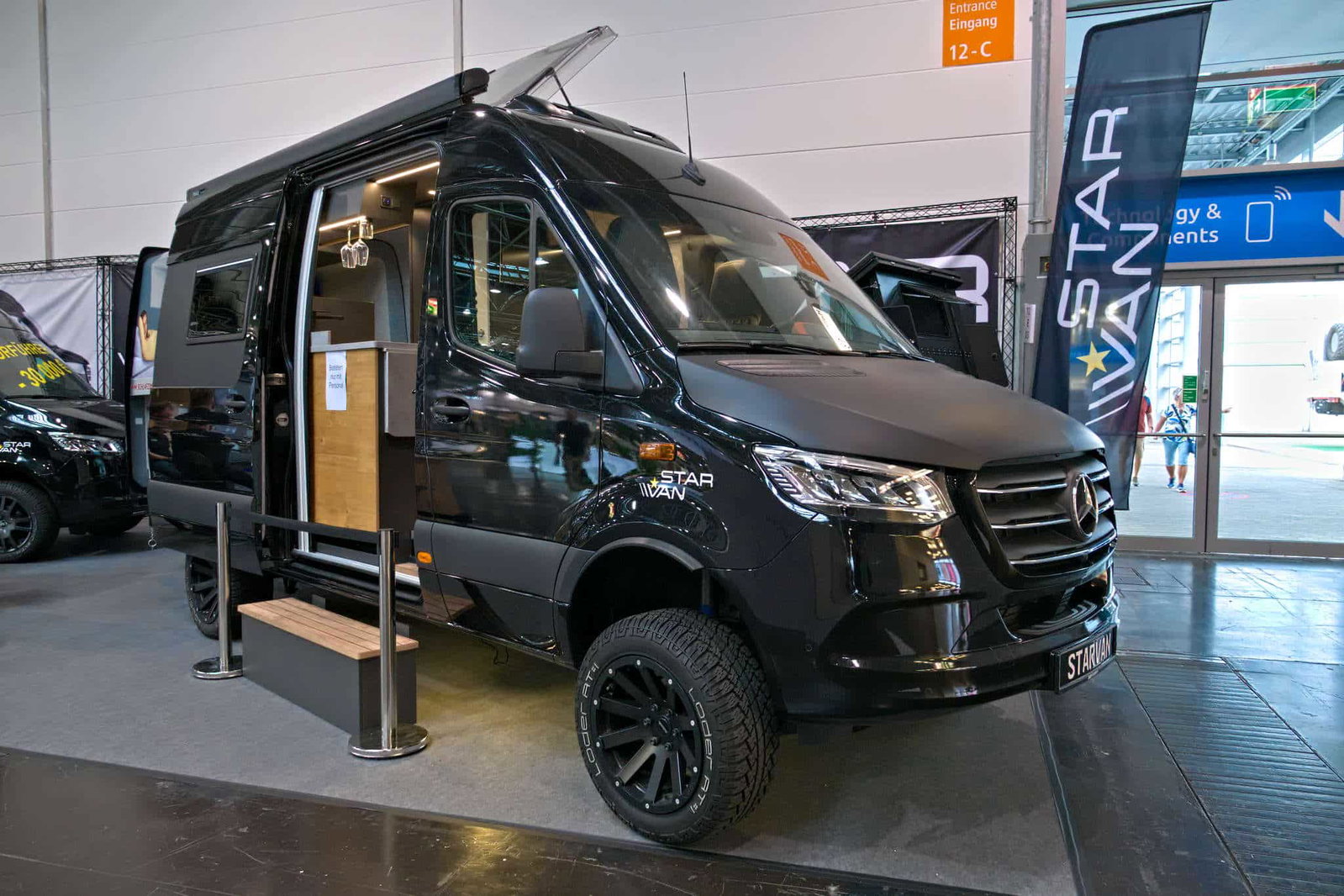 Starvan Cruiser & Rebel 4x4 (2025) : Plus d'espace de vie malgré des dimensions compactes grâce au slide-out à l'arrière
