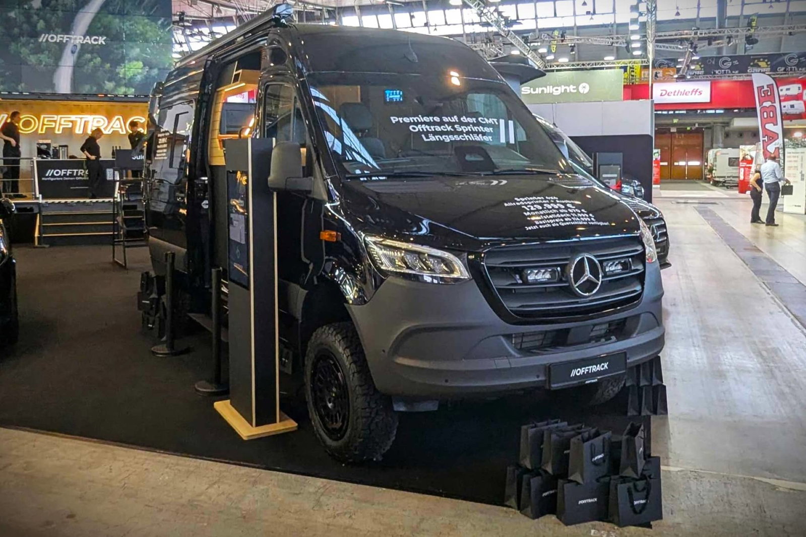 Plus d'espace, plus d'autonomie : de quoi est capable le nouveau Sprinter Offtrack avec lits longitudinaux ?