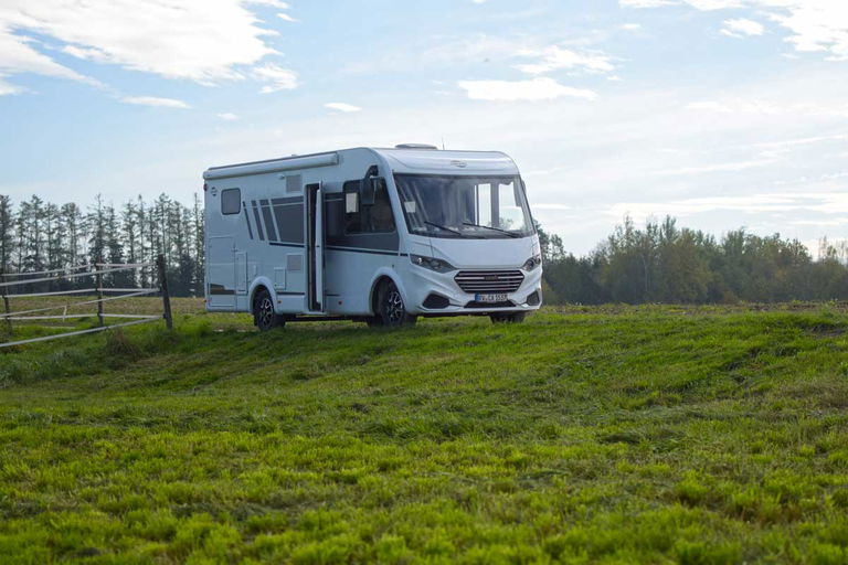 Carado I338 pro+ en test longue durée Camperstyle : intégré compact pour les campeurs de tous les temps et les familles