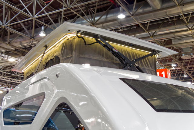 Carrosserie comme une voiture, entrée par l'arrière : cette caravane chinoise fait beaucoup de choses différemment