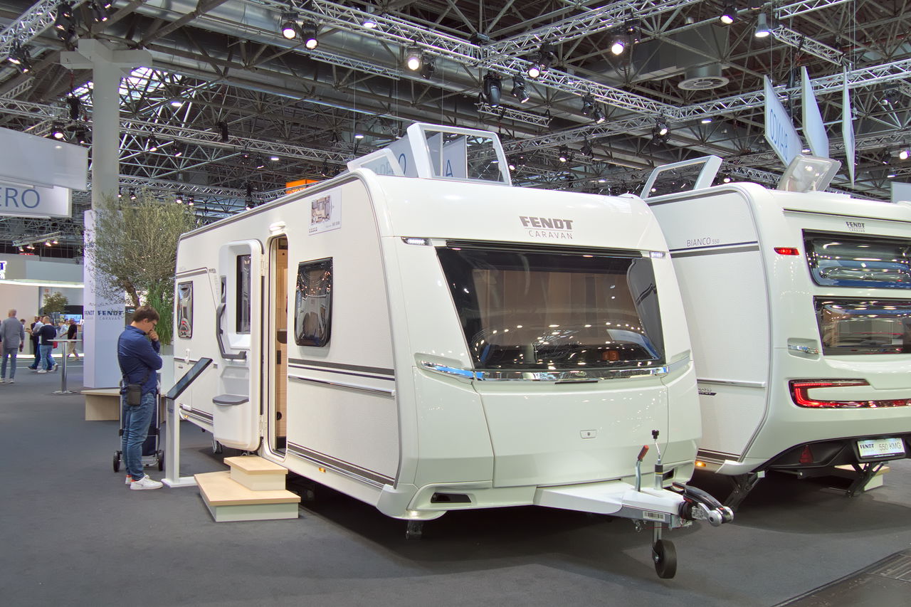 Lit superposé, cabine de douche & 5 couchages : ce que propose le nouveau caravane familiale