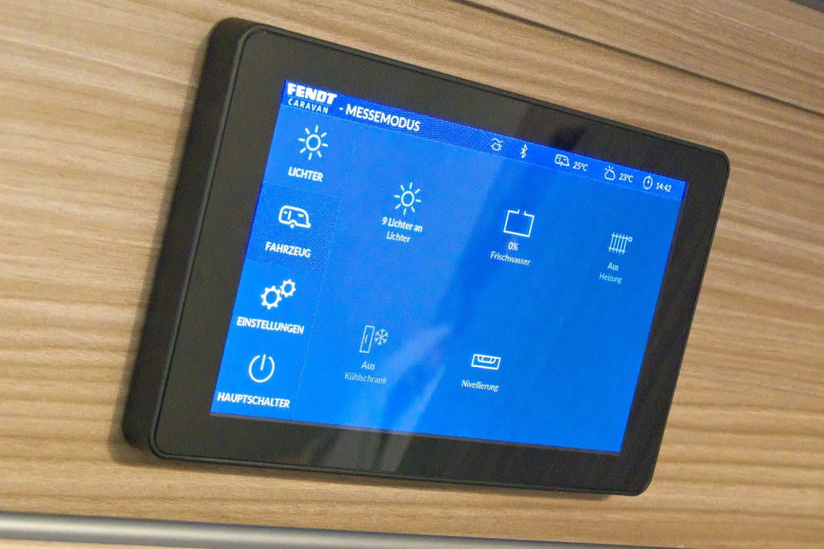 Fendt Tendenza 560 SFDW au Caravan Salon 2026 : commande via écran tactile TFT.