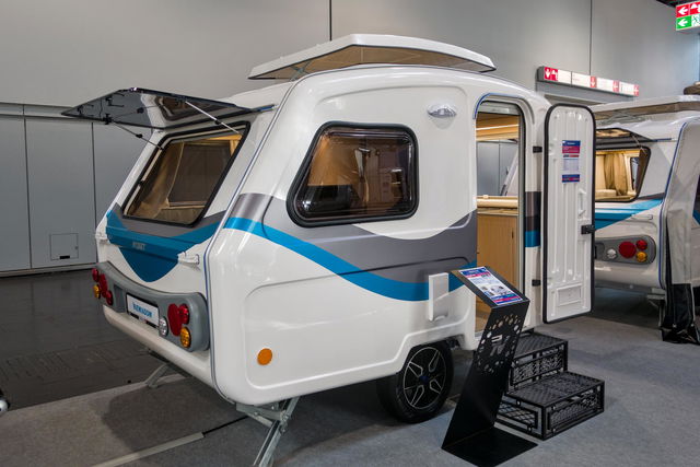 Fabriquée depuis plus de 50 ans, désormais avec toilettes : l'œuf culte polonais peut-il rivaliser avec les mini-caravanes turques ?