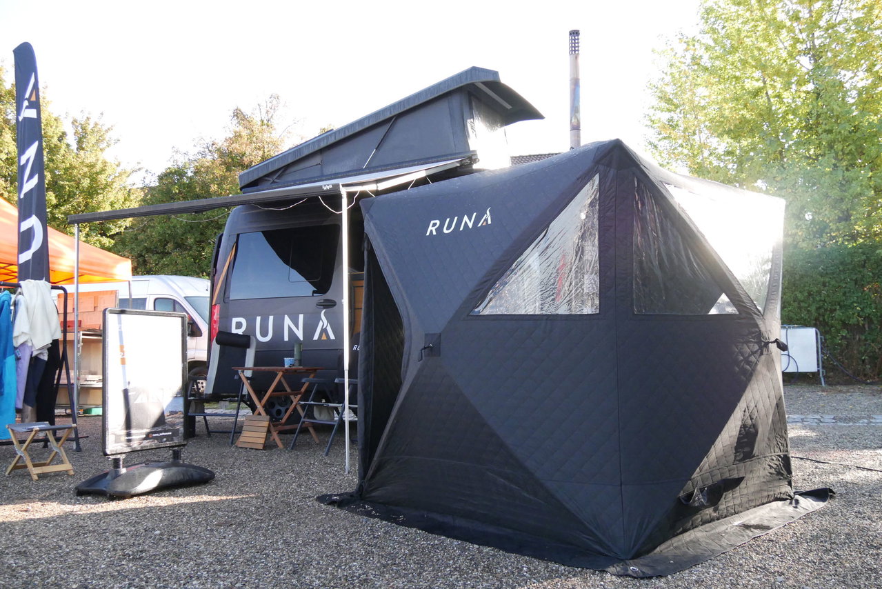Sauna de tente pour campeurs : quand le lac de montagne se transforme en oasis bien-être